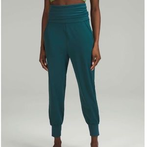 Lululemon Align Super-High-Rise Ribbed-Waist Jogger